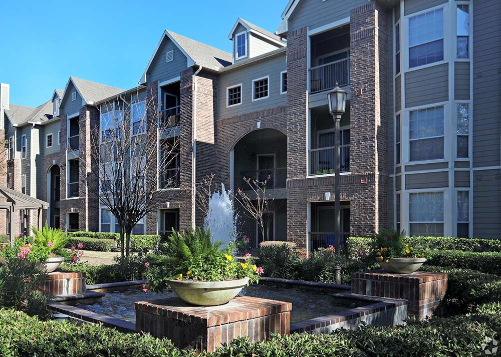 Asheville at Spring Branch Apartments | 10800 Clay Rd, Houston, TX 77041, USA | Phone: (713) 983-7700