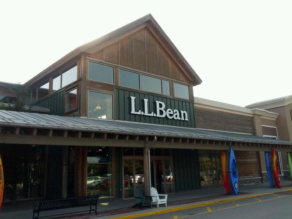L.L.Bean | 280 School St, Mansfield, MA 02048, USA | Phone: (888) 552-5547