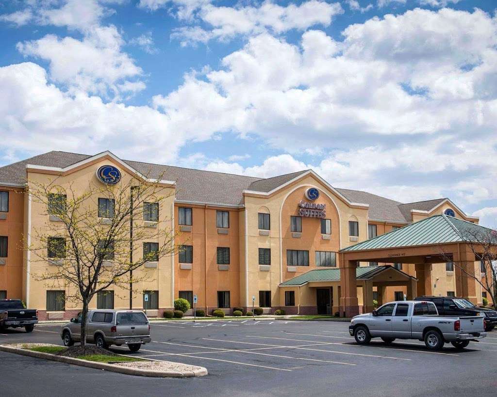 Comfort Suites | 500 W Northfield Dr, Brownsburg, IN 46112, USA | Phone: (317) 852-2000