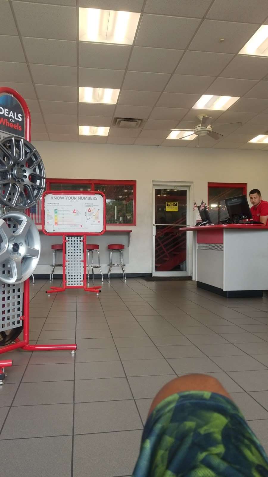 Discount Tire | 2150 E Semoran Blvd, Apopka, FL 32703 | Phone: (407) 889-9113