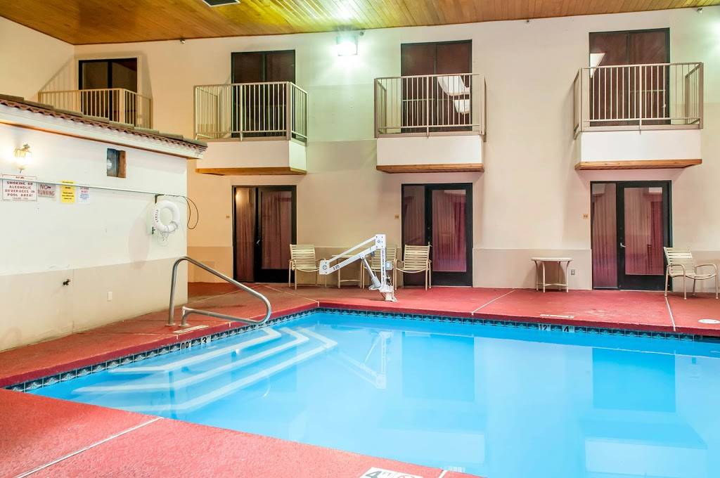 Econo Lodge West - Coors Blvd | 5712 Iliff Rd NW, Albuquerque, NM 87105, USA | Phone: (505) 836-0011