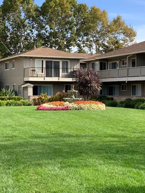 California Oaks Apartments | 2005 California St, Mountain View, CA 94040, USA | Phone: (650) 967-3522