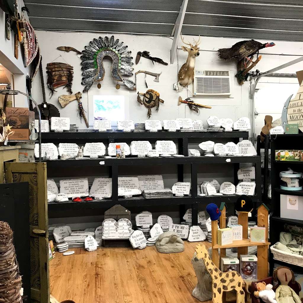 The Country Store | N 6th St, Monticello, IN 47960, USA