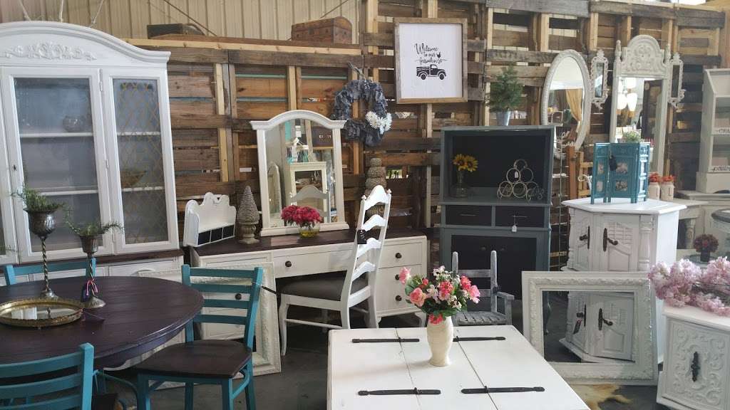 Vintage Warehouse Lakeland | 4308 Wallace Rd, Lakeland, FL 33812, USA | Phone: (863) 904-5683