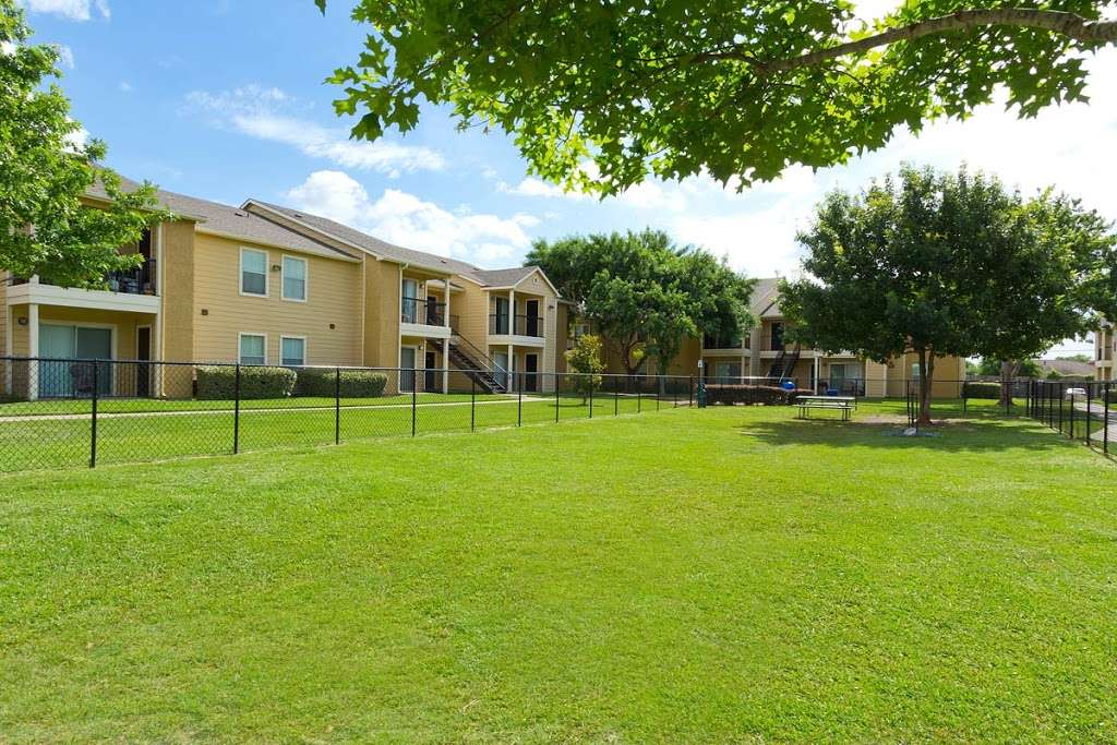 College View Apartments | 3333 Luella Blvd, La Porte, TX 77571, USA | Phone: (281) 408-4642