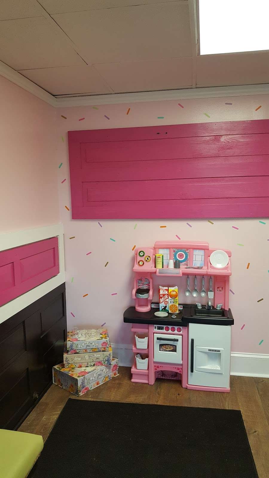 The Sweetest Rose Cupcake Cafe | 88 Clinton St, Delaware City, DE 19706 | Phone: (302) 439-0443