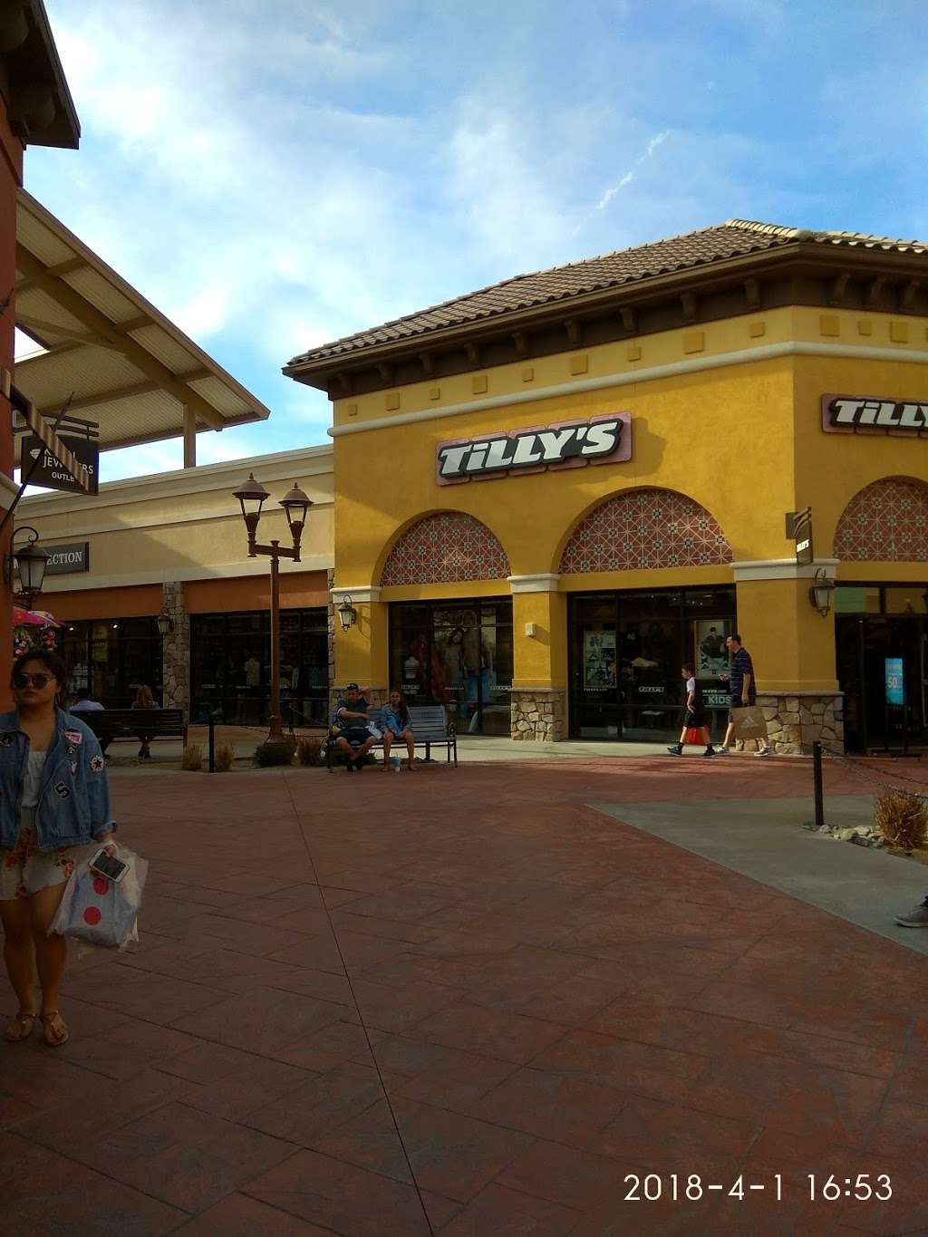 Tejon Outlets | California 93203, USA