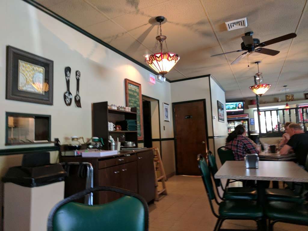 Mivajos Pizza & Restaurant | 394 N Broad St Ext, Nazareth, PA 18064 | Phone: (610) 759-0760