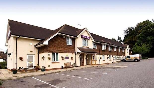 Premier Inn East Grinstead | London Rd, East Grinstead, Felbridge, East Grinstead RH19 2QR, UK | Phone: 0871 527 8348