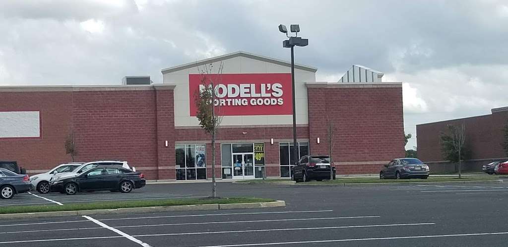 Modells | Garden State Pavilions, 2232 Marlton Pike W, Cherry Hill, NJ 08002, USA | Phone: (856) 438-1620