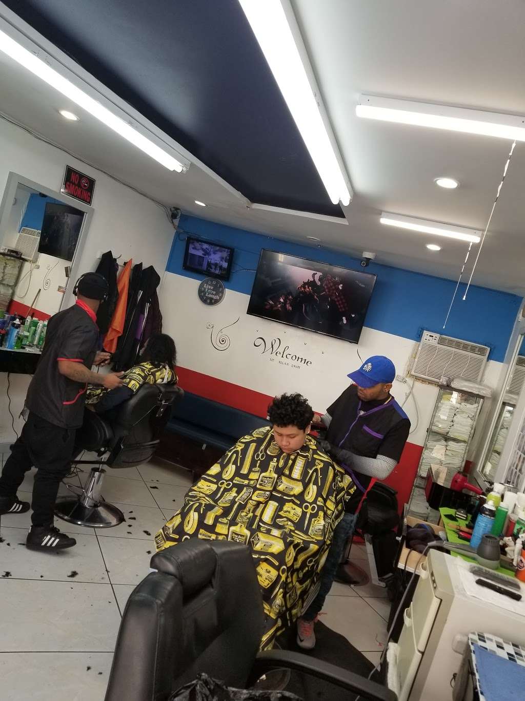 E.T. Barbershop | 706 E 183rd St, The Bronx, NY 10458 | Phone: (917) 373-5808