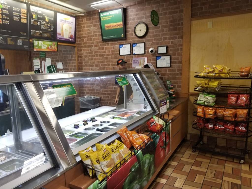 Subway | 942 Phillips Ave, Toledo, OH 43612, USA | Phone: (419) 478-1444