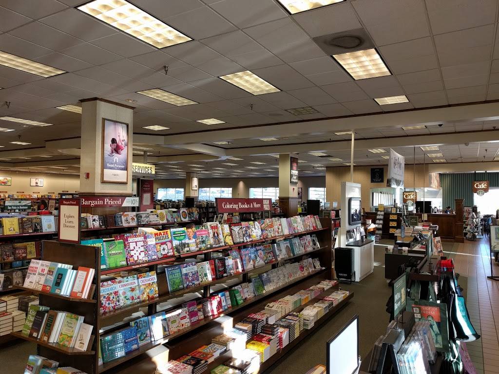 Barnes & Noble | 705 Sunland Park Dr, El Paso, TX 79912, USA | Phone: (915) 581-5353
