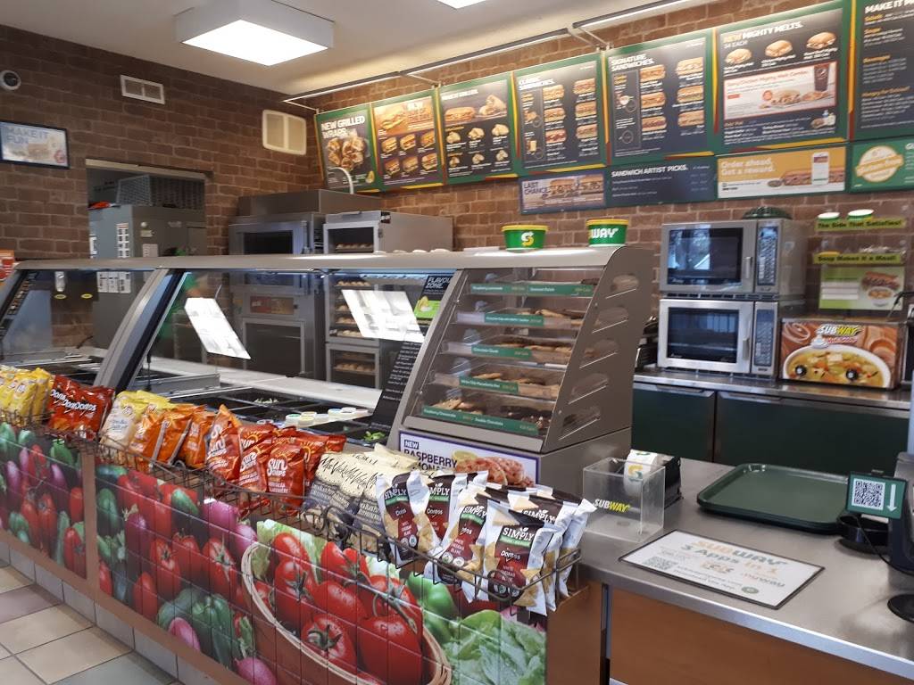 Subway | 8044 Portage Rd, Niagara Falls, ON L2G 5Z1, Canada | Phone: (905) 295-9021