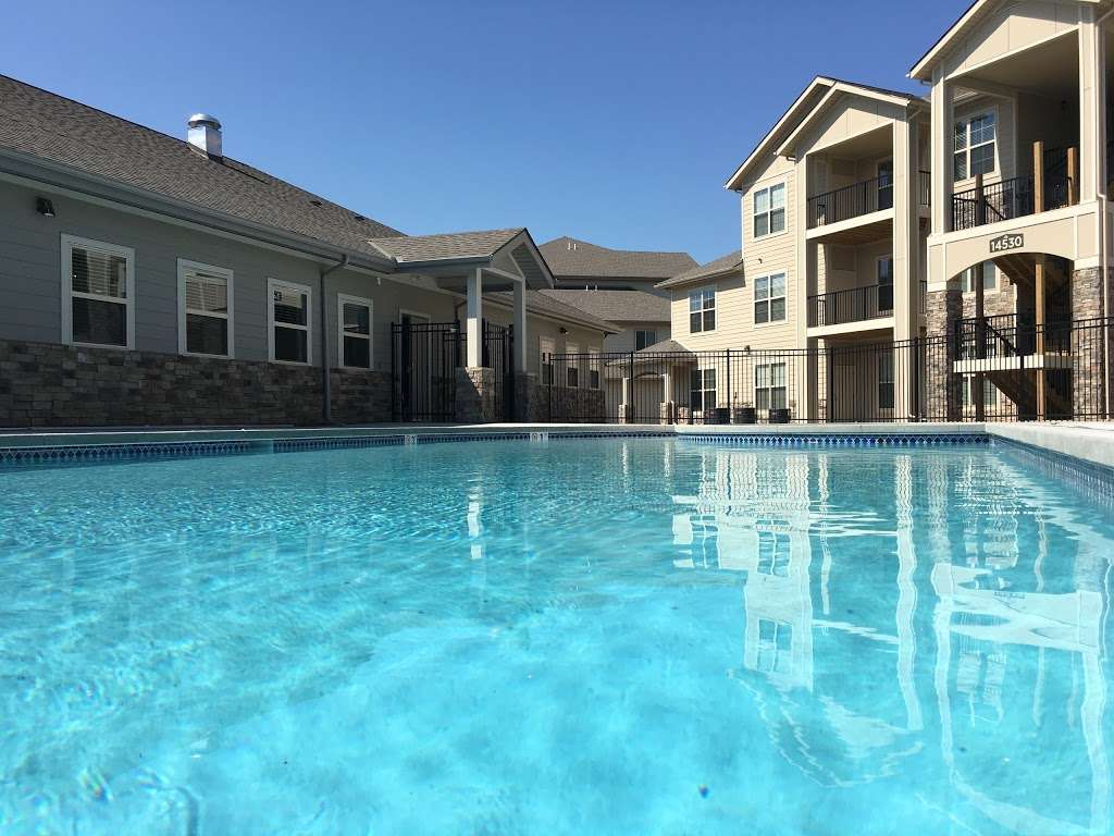 Summit Crossing Apartments & Townhomes | 14500 Bannister Rd, Kansas City, MO 64139 | Phone: (816) 525-0090