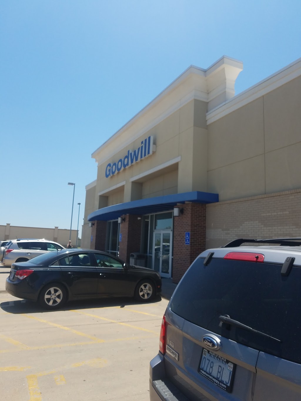 Goodwill Industries of Kansas | 3737 N Maize Rd, Wichita, KS 67205, USA | Phone: (316) 729-6600