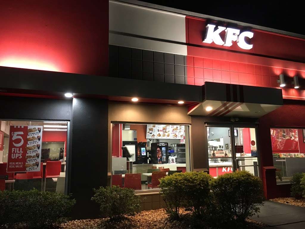 KFC | 5780 Central Florida Pkwy, Orlando, FL 32821, USA | Phone: (407) 238-5464