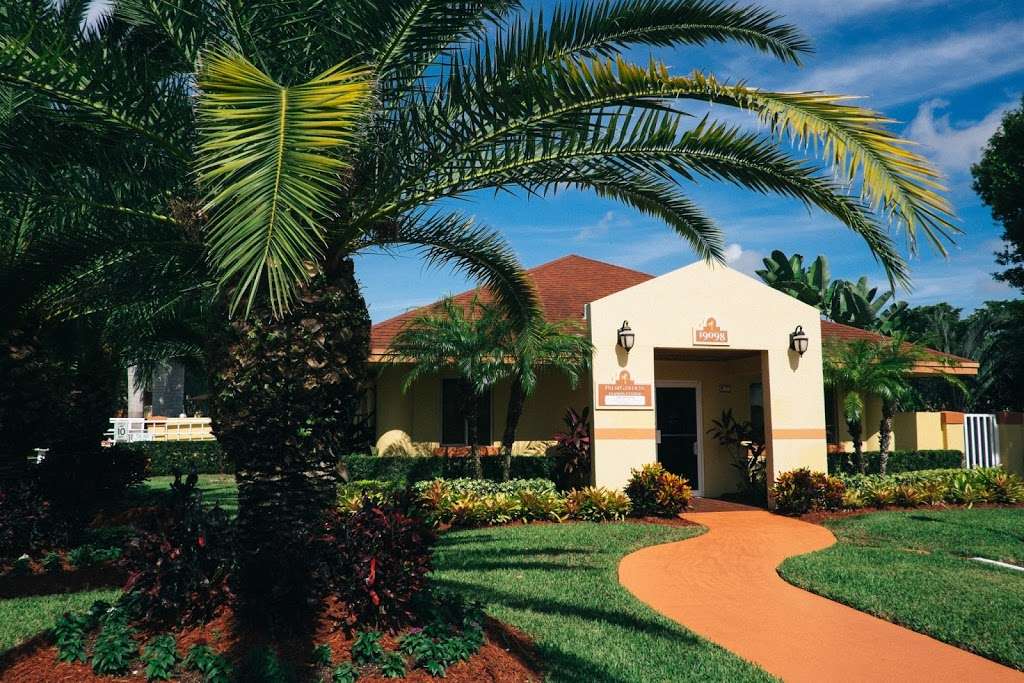 Palm Gardens Apartments | 19098 NW 57th Ave, Hialeah, FL 33015, USA | Phone: (305) 625-8118