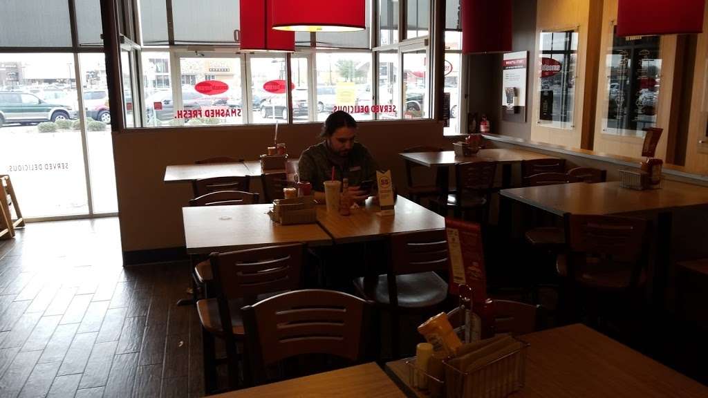 Smashburger | Delivery & Takeout Available | 1255 Raritan Rd, Clark, NJ 07066, USA | Phone: (732) 587-5182