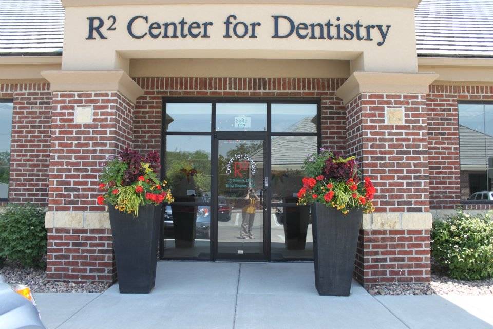 R2 Center for Dentistry | 13121 E 21st St N #107, Wichita, KS 67230, USA | Phone: (316) 630-9500