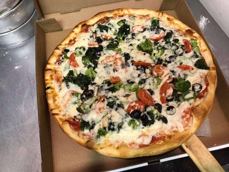 Roslyn Pizza | 2437 Susquehanna Rd, Abington, PA 19001 | Phone: (215) 887-0988