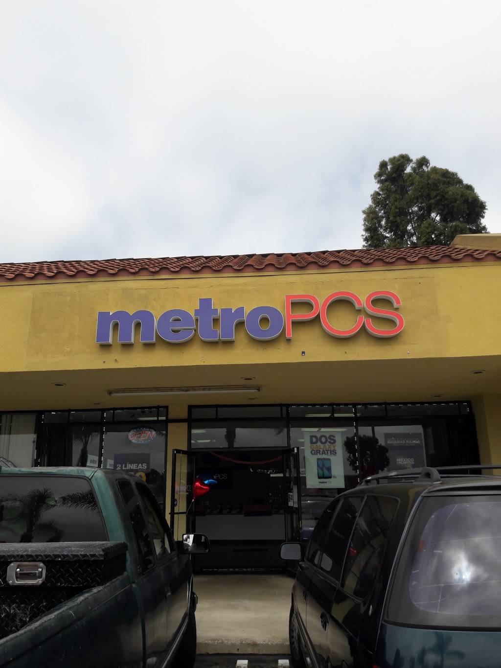 Metro by T-Mobile | 2413 S Fairview St Ste Q, Santa Ana, CA 92704, USA | Phone: (714) 852-3444