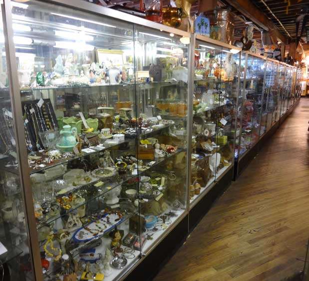 5 & 10 Antique Market | 3911, 115 S Main St, North East, MD 21901 | Phone: (410) 287-8318