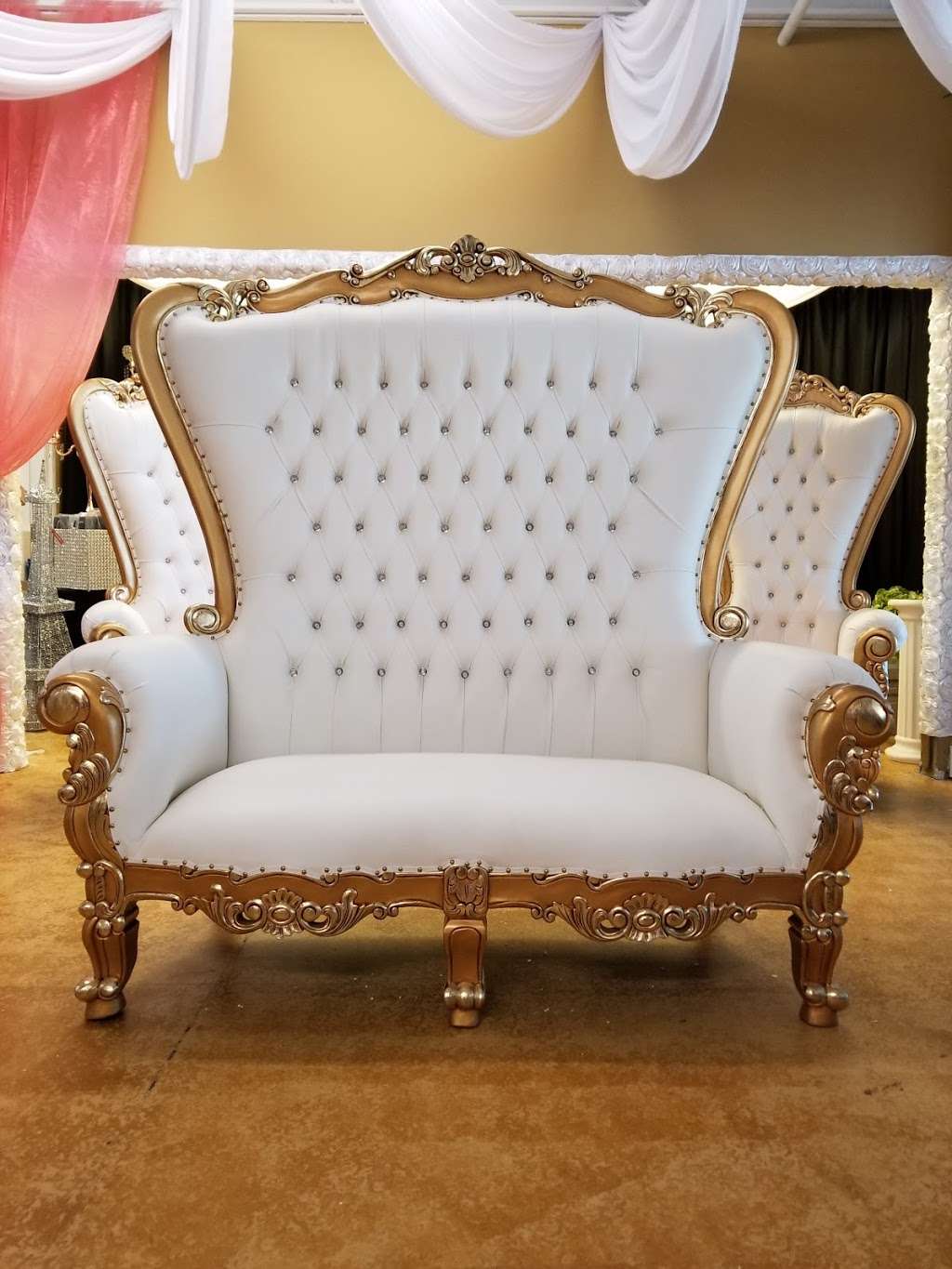 Wholesale Wedding Chair Covers | 2120 33rd St, Orlando, FL 32839, USA | Phone: (407) 278-5660