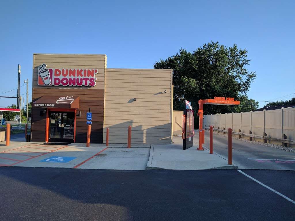 Dunkin Donuts | 2450 Market St, Linwood, PA 19061, USA | Phone: (484) 482-6472