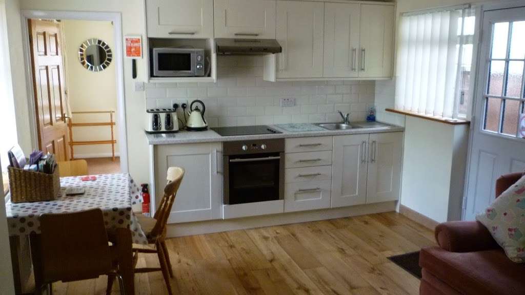 Hopewell self-catering Kent | 217 Downs Rd, Istead Rise, Gravesend DA13 9HW, UK | Phone: 01474 832052