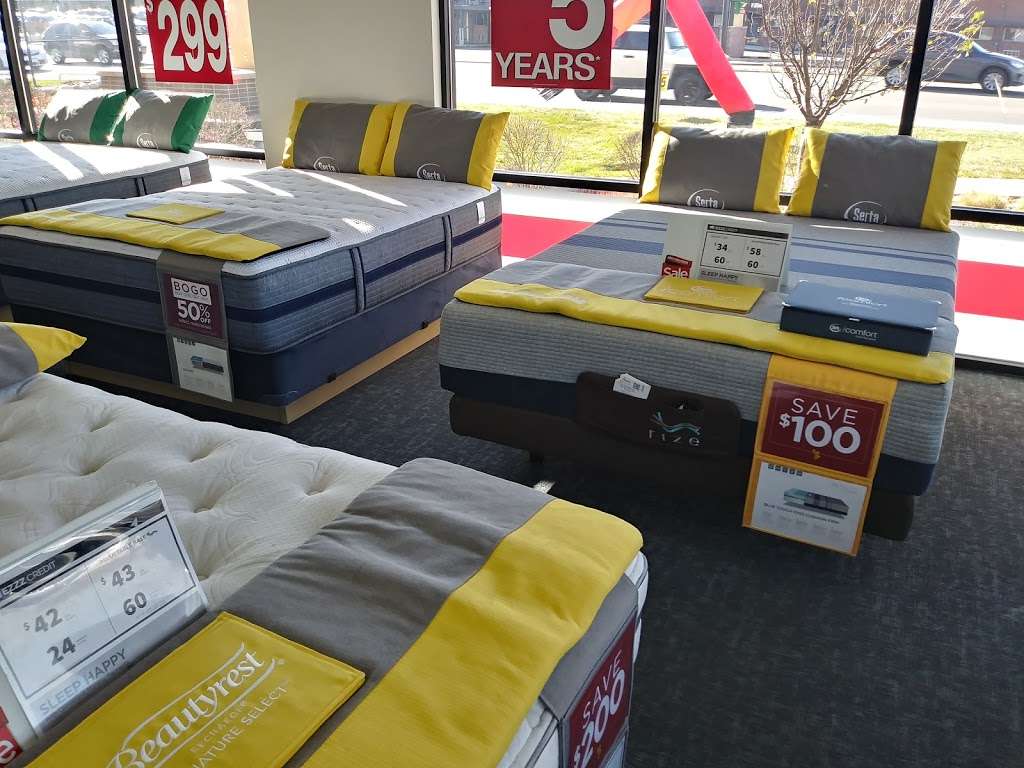 Mattress Firm Colorado Blvd | 1000 S Colorado Blvd, Denver, CO 80246 | Phone: (303) 759-3122