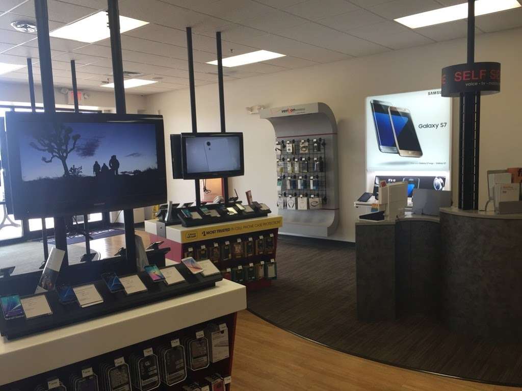 Verizon Authorized Retailer, TCC | 704 County St, Taunton, MA 02780, USA | Phone: (508) 822-3900