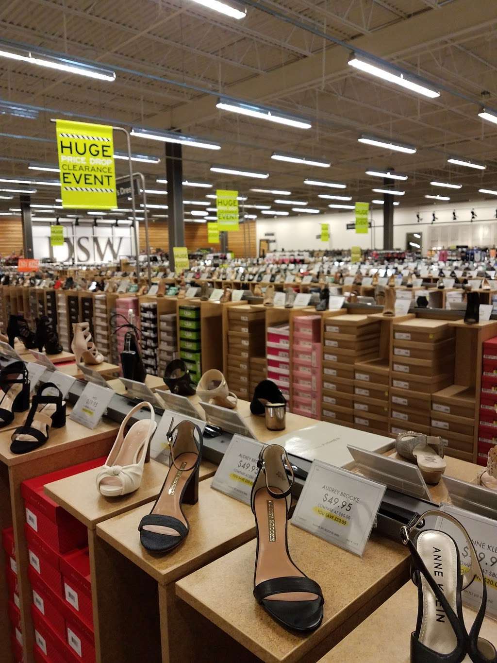 DSW Designer Shoe Warehouse | 3484 Emmorton Rd, Abingdon, MD 21009, USA | Phone: (410) 569-3819