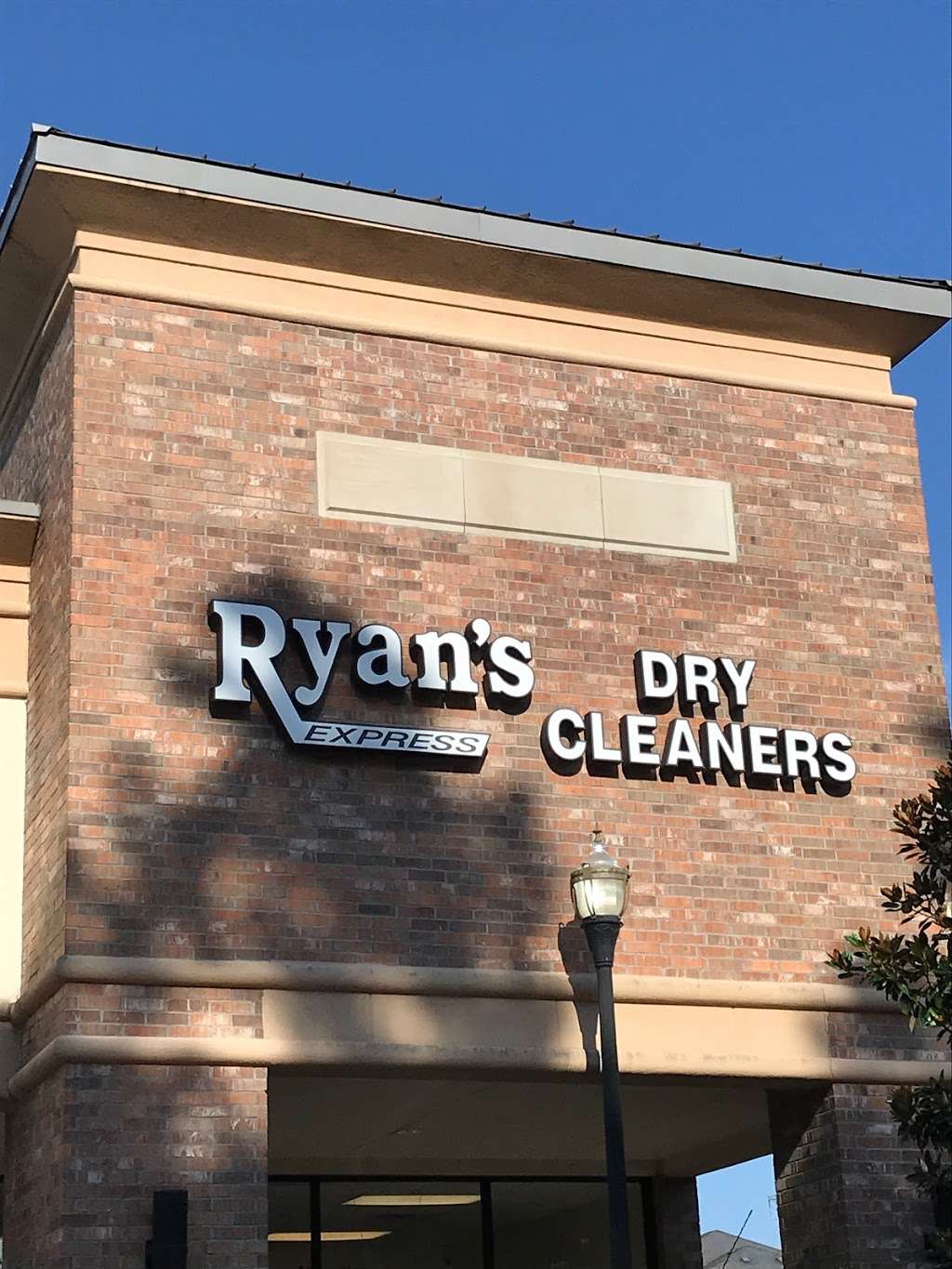 Ryans Express Dry Cleaners | 5902, 14954 Mesa Dr # 103, Humble, TX 77396 | Phone: (281) 454-7055