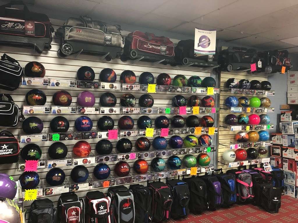 Double Js Bowling Supply | 10201 College Blvd, Overland Park, KS 66210, USA | Phone: (701) 690-1037