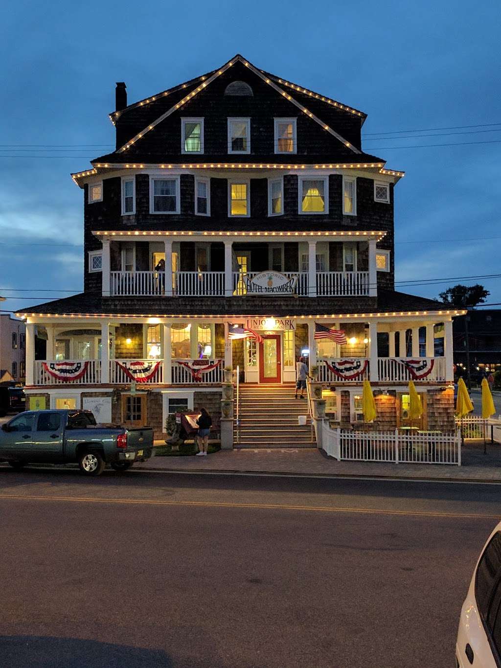 Hotel Macomber | 727 Beach Ave, Cape May, NJ 08204 | Phone: (609) 884-3020