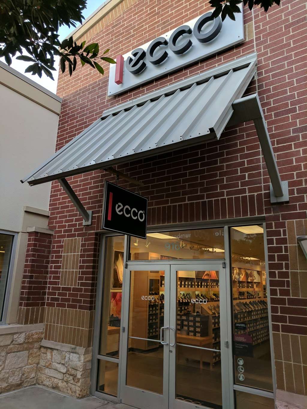 ecco outlet store near me