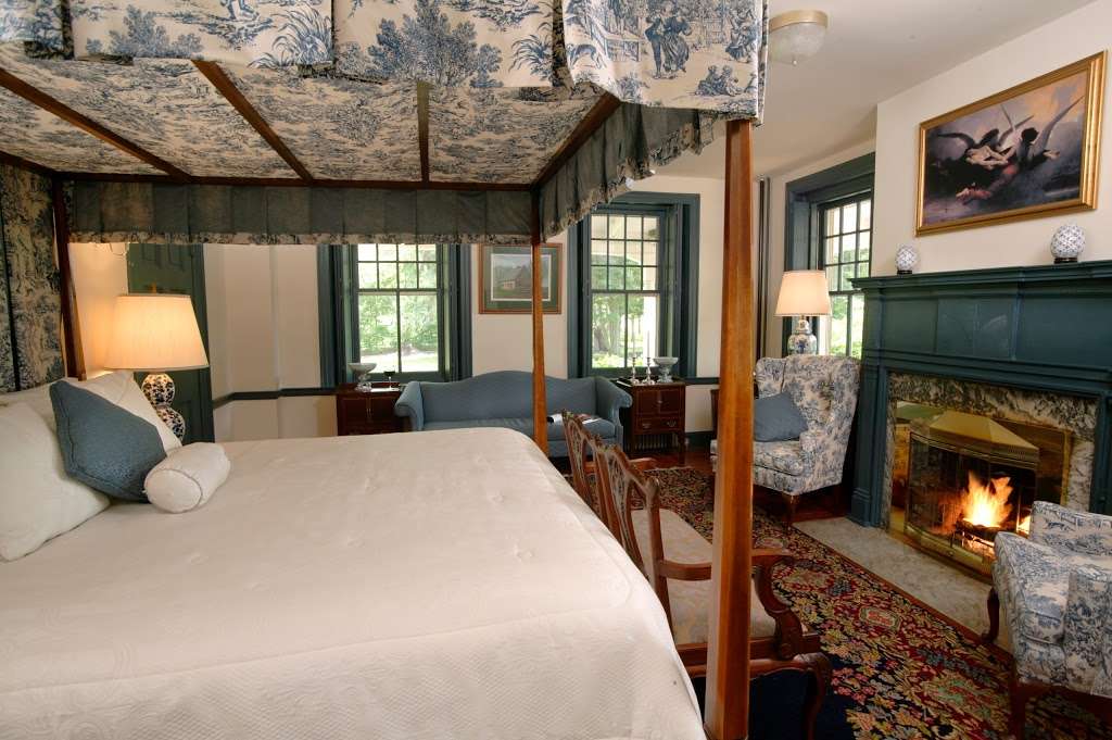 Cameron Estate Inn & Restaurant | 1855 Mansion Ln, Mount Joy, PA 17552, USA | Phone: (717) 492-0111