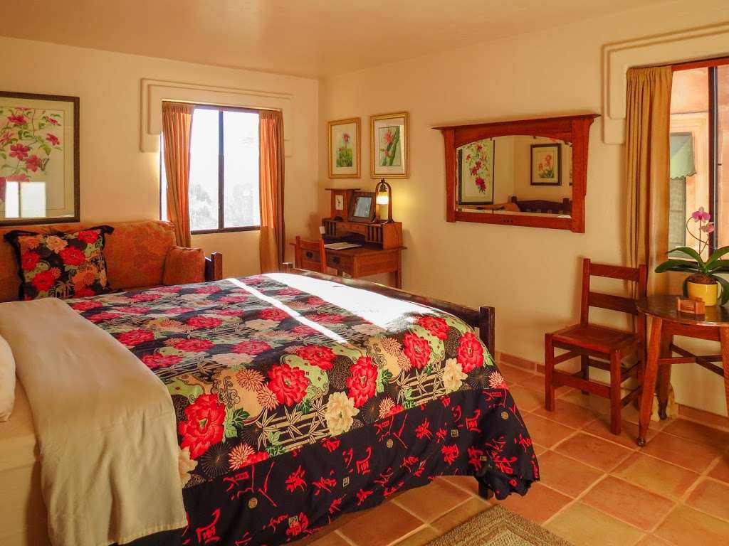 Topanga Canyon Inn Bed and Breakfast | 20310 Callon Dr, Topanga, CA 90290 | Phone: (310) 570-3791