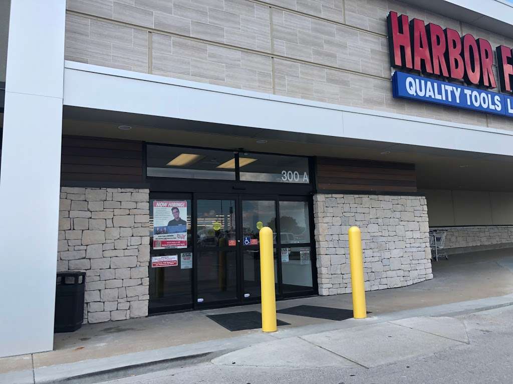 Harbor Freight Tools - 300 SW Blue Pkwy, Lee's Summit, MO 64063