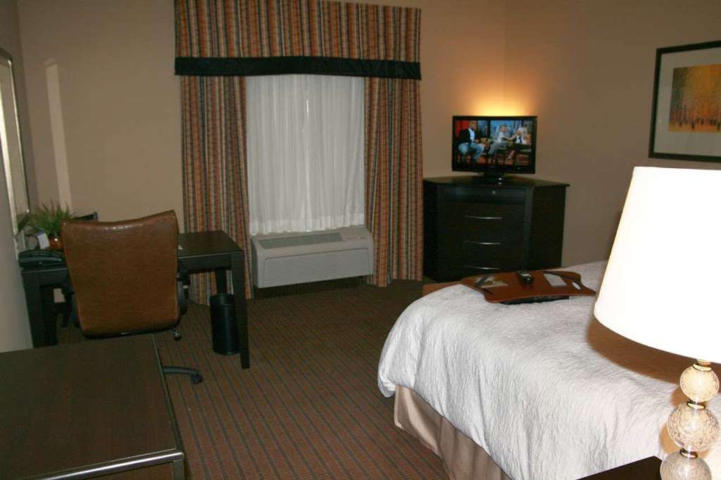 Hampton Inn Denver Northeast-Brighton | 992 Platte River Blvd, Brighton, CO 80601, USA | Phone: (303) 654-8055