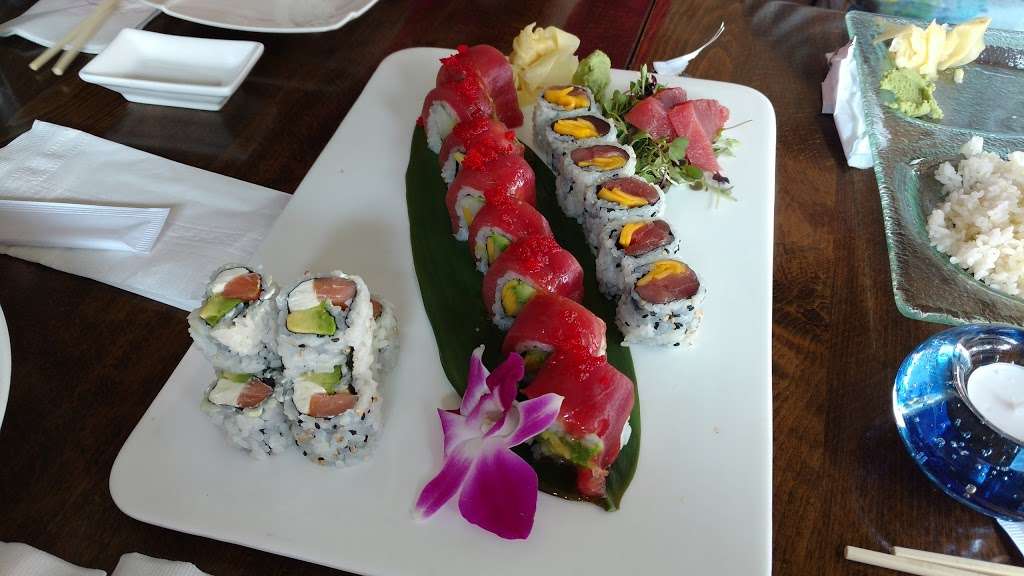Fuji East Japanese Bistro - restaurant  | Photo 9 of 10 | Address: 455 Main St, New York, NY 10044, USA | Phone: (212) 583-1688