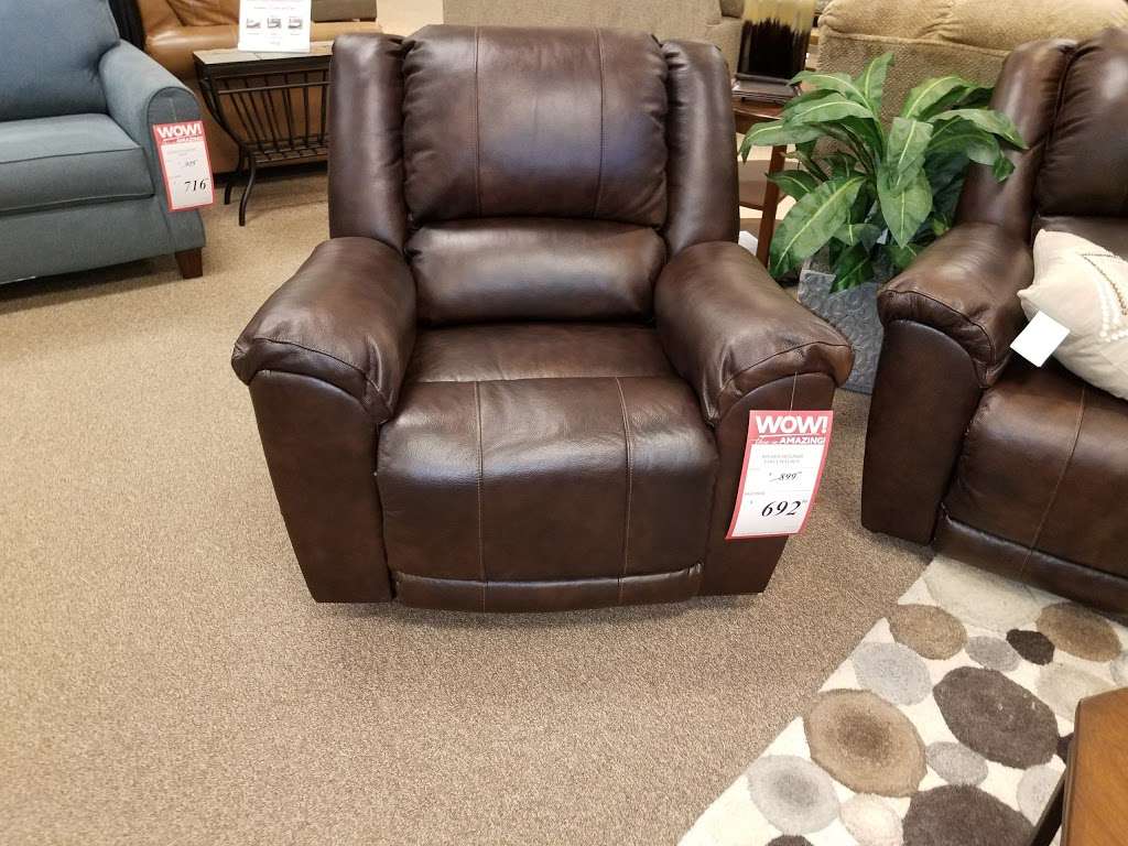 Value City Furniture | 200 US-22, Green Brook Township, NJ 08812 | Phone: (732) 752-0900