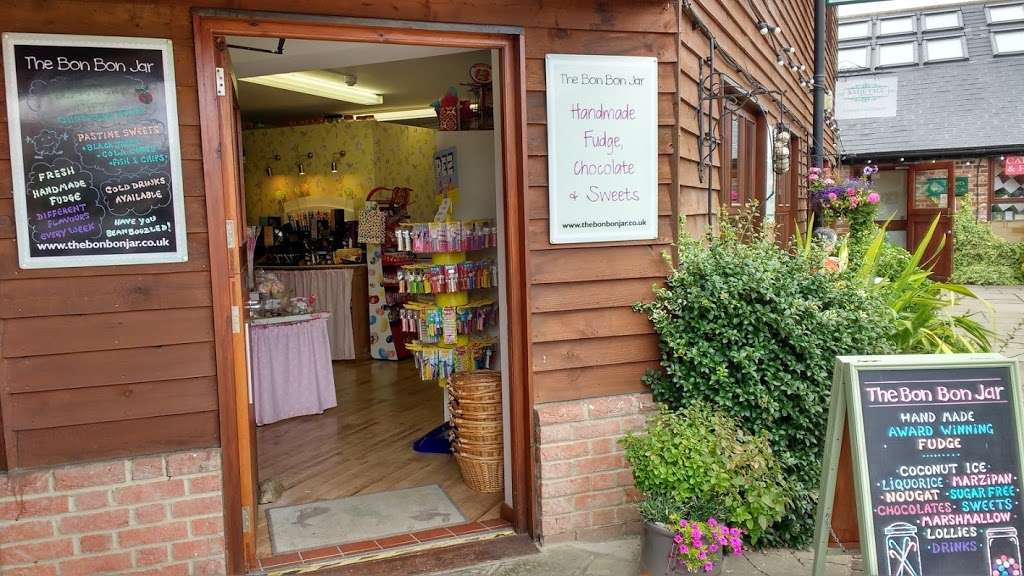 The Bon Bon Jar | Studio 19, Barleylands Crafts Village, Barleylands Road, Billericay CM11 2UD, UK | Phone: 01268 289936