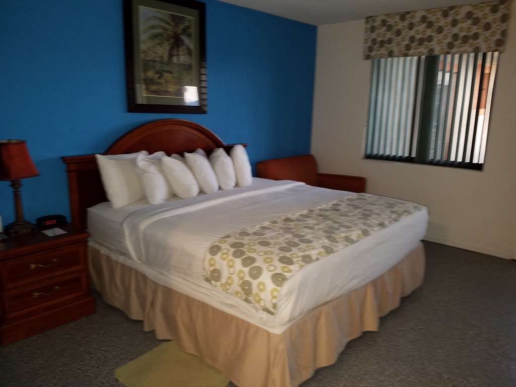 Dream Inn | 3217 S Atlantic Ave, Daytona Beach Shores, FL 32118, USA | Phone: (888) 280-5260