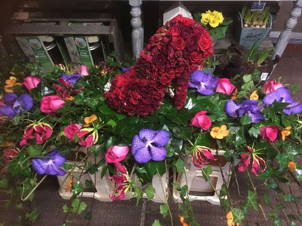 Roses Florist Of Chislehurst | 4 Royal Parade, Chislehurst BR7 6NR, UK | Phone: 020 8467 3203