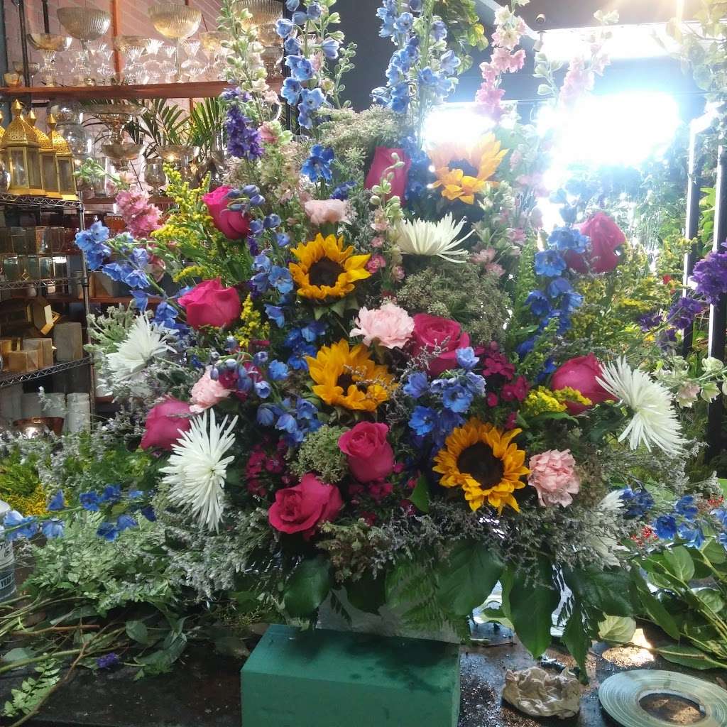 Chicago Flower Company | 3032 W Chicago Ave, Chicago, IL 60622 | Phone: (773) 227-2555