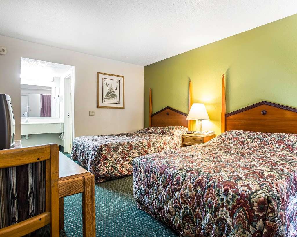 Claremont Inn & Suites | 3054 N Oxford St, Claremont, NC 28610 | Phone: (828) 615-7551