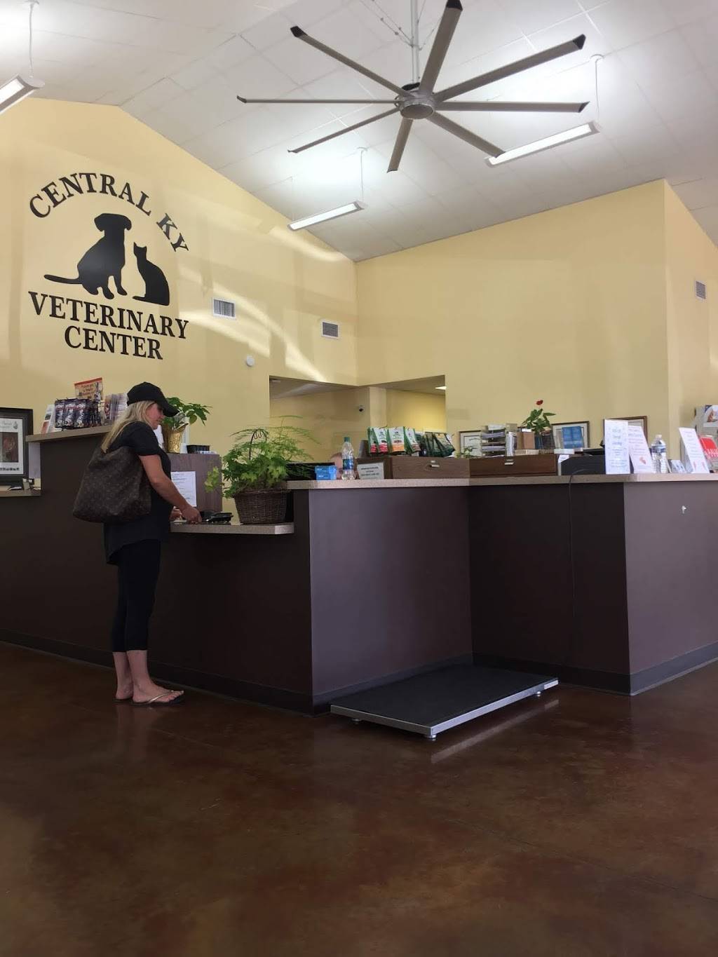 Central Kentucky Veterinary Center | 111 Southgate Dr, Georgetown, KY 40324, USA | Phone: (502) 863-0868