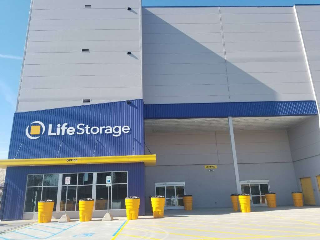 Life Storage | 1690 E New York Ave, Brooklyn, NY 11212, USA | Phone: (718) 306-6073